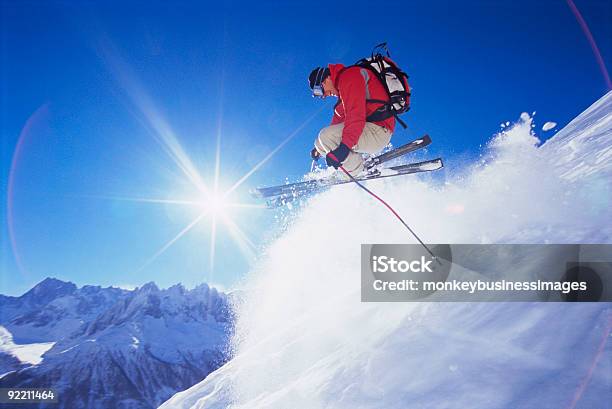 Junger Mann Alpin Stockfoto und mehr Bilder von Extremskifahren - Extremskifahren, Skifahren, Ski