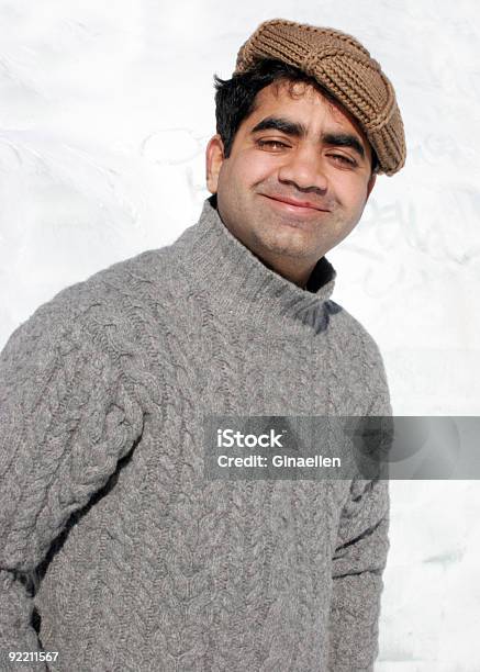 미소 인도어 남자 겨울에 대한 스톡 사진 및 기타 이미지 - 겨울, 계절, 귀여운