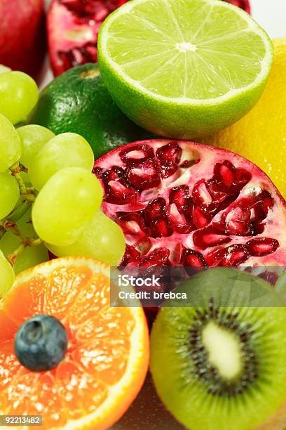 Frutas Frescas - Fotografias de stock e mais imagens de Laranja - Citrino - Laranja - Citrino, Romã, Vacínio