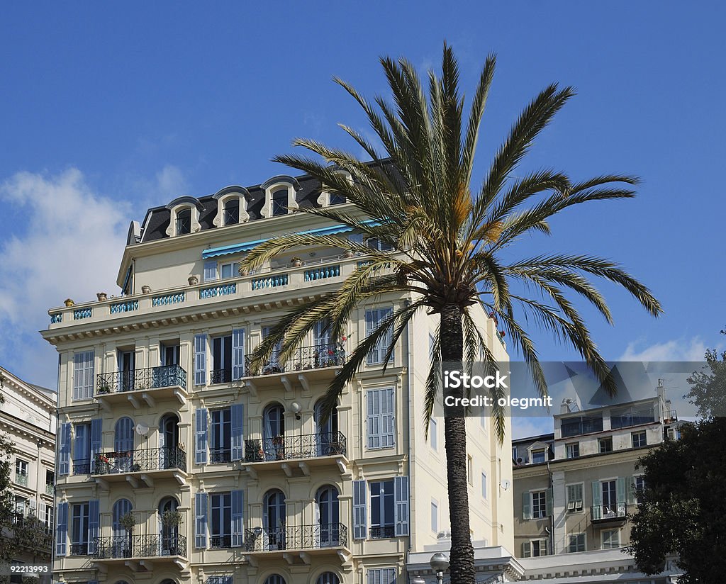 Cuisine méditerranéenne de bord de mer et de grands palmiers, à Nice - Photo de Appartement libre de droits