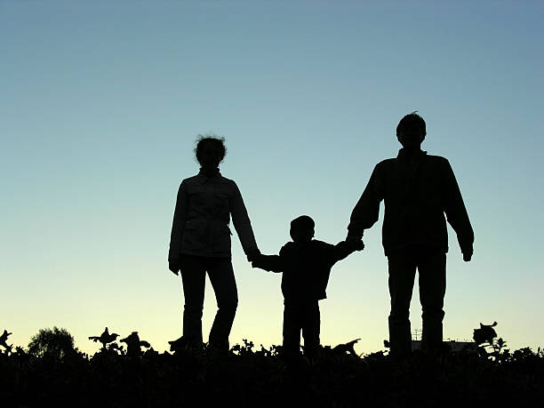 istock family with boy sundown 92215059