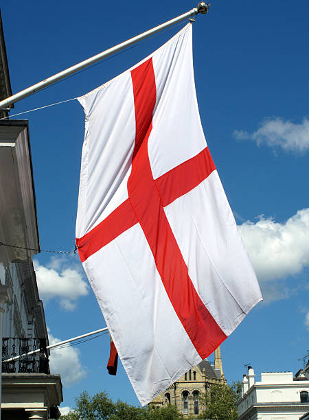 flaga saint george - english flag st george flag flying zdjęcia i obrazy z banku zdjęć