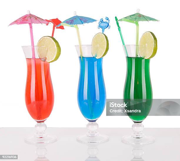 Três Cocktails Tropicais - Fotografias de stock e mais imagens de Azul - Azul, Bar - Local de entretenimento, Bebida