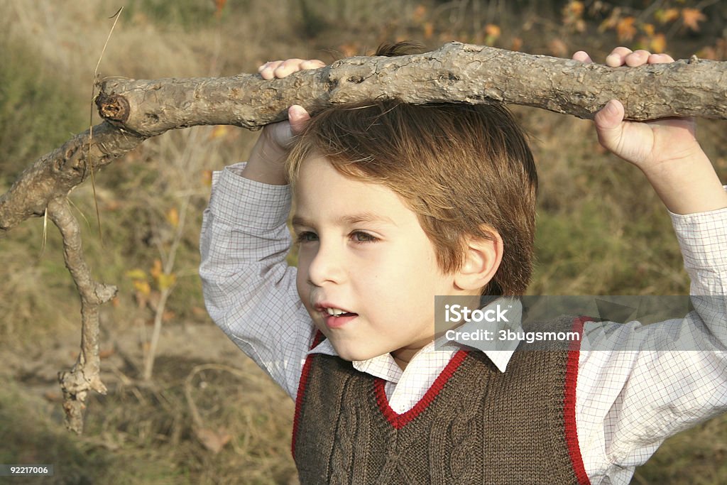 Przystojny chłopiec na zewnątrz - Zbiór zdjęć royalty-free (4 - 5 lat)