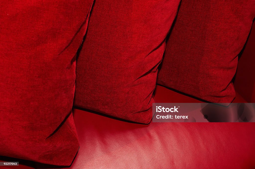 Tres almohadas rojo - Foto de stock de Acogedor libre de derechos