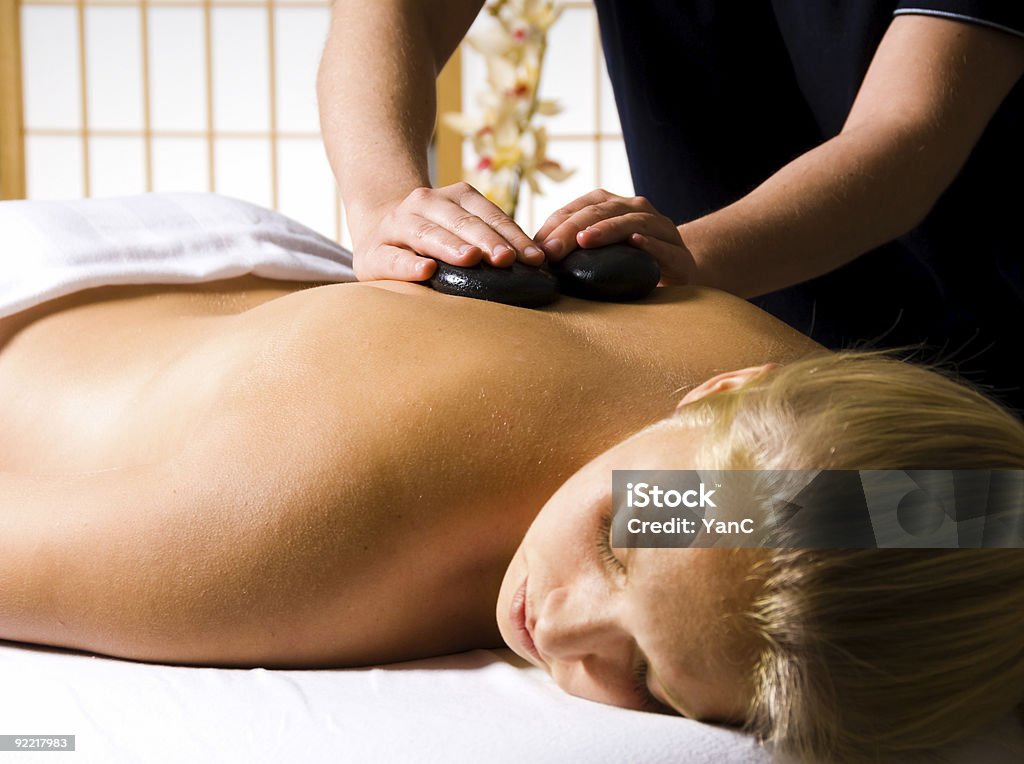 hot-Stone-Massage - Lizenzfrei Alternative Behandlungsmethode Stock-Foto