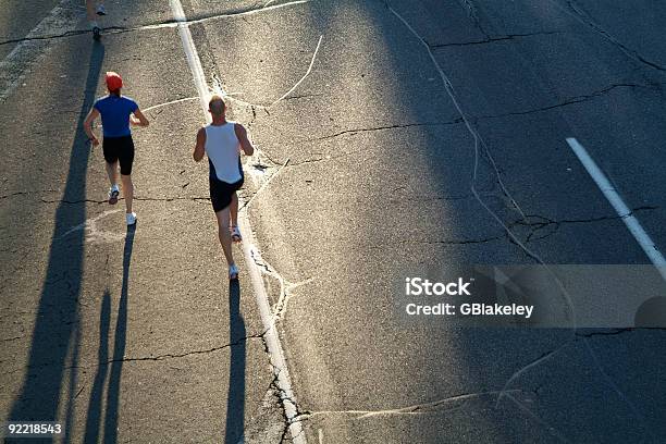 Läufer Line Stockfoto und mehr Bilder von Lang - Lang, Rennen - Körperliche Aktivität, Schlagschatten