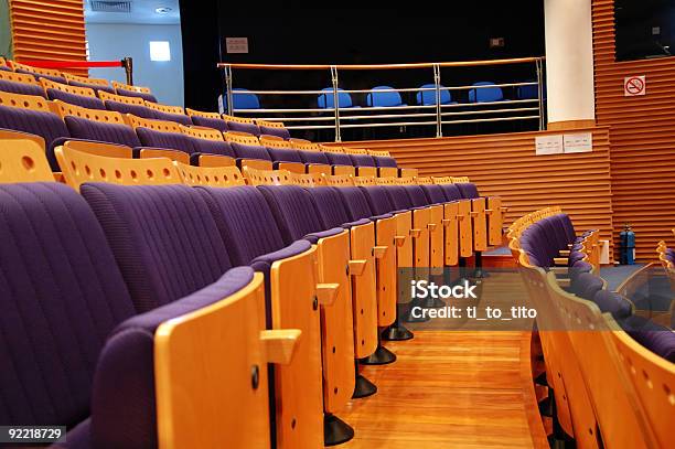 Der Veranstaltungsraum Bietet Sitzplätze Für Bis Zu Stockfoto und mehr Bilder von Forum Romanum