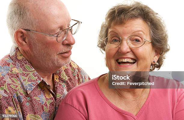 Счастливый Пожилая Пара Представляет — стоковые фотографии и другие картинки Активный пенсионер - Активный пенсионер, Белый, Белый фон