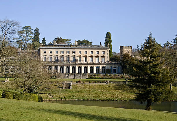 istock Country Manor House in the Cotswold 92222189