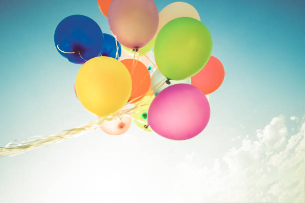 istock Vintage colorful balloon 922263764