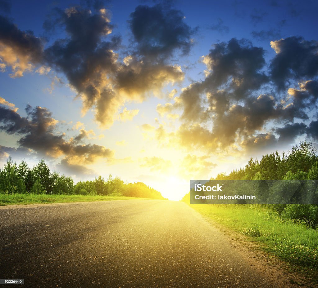 road - Foto stock royalty-free di Alba - Crepuscolo