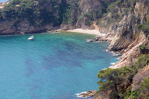 istock Horseshoe bay on the Costa Brava 92226577