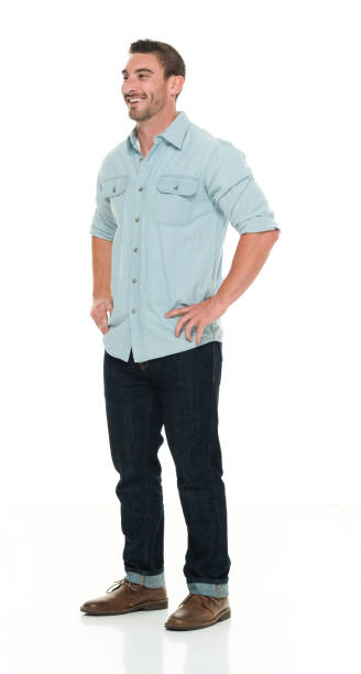 istock Handsome man in casual clothes with hands on hips 922286640