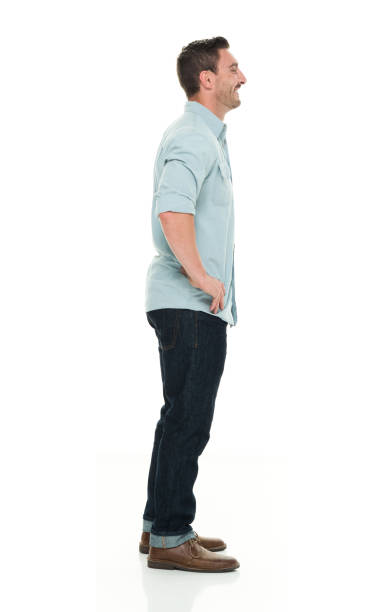 istock Handsome man in casual clothes with hands on hips 922286686