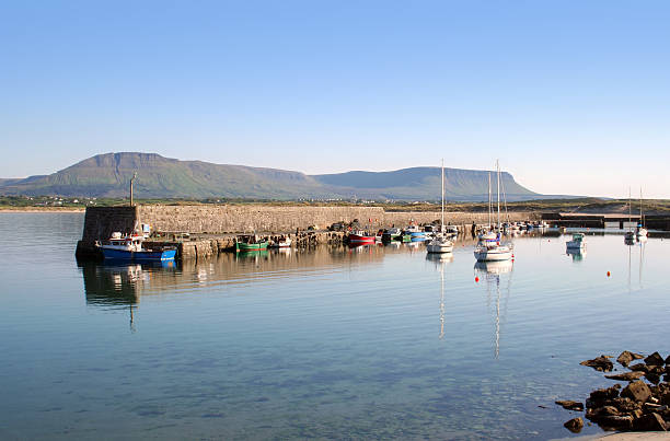 mullaghmore harbour - sligo stock-fotos und bilder