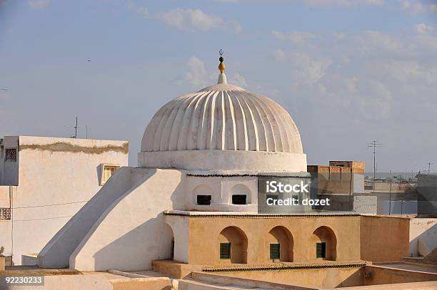 Moschea Di Kairouan - Fotografie stock e altre immagini di Africa - Africa, Allah, Alta società