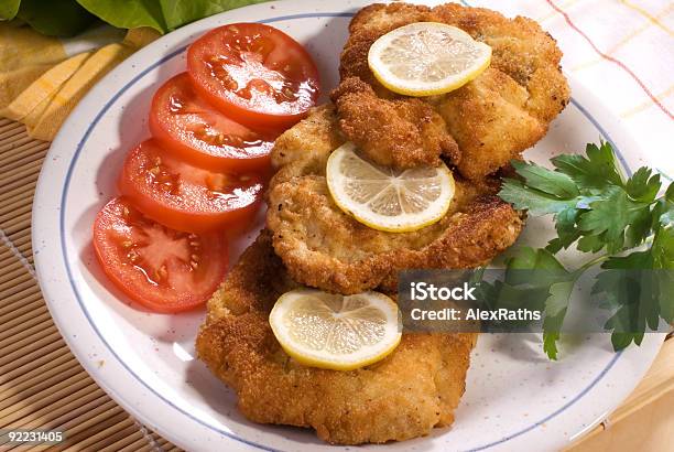 Milanesa Foto de stock y más banco de imágenes de Alimento - Alimento, Alimentos cocinados, Carne