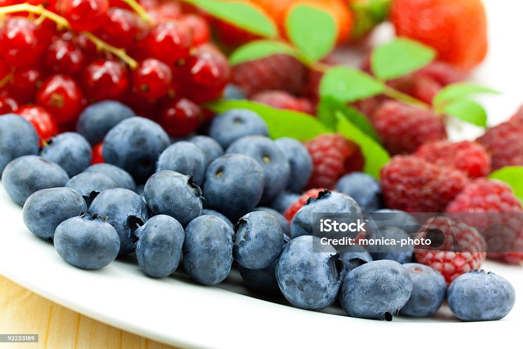 Bayas frescas mezcla - Foto de stock de Alimento libre de derechos