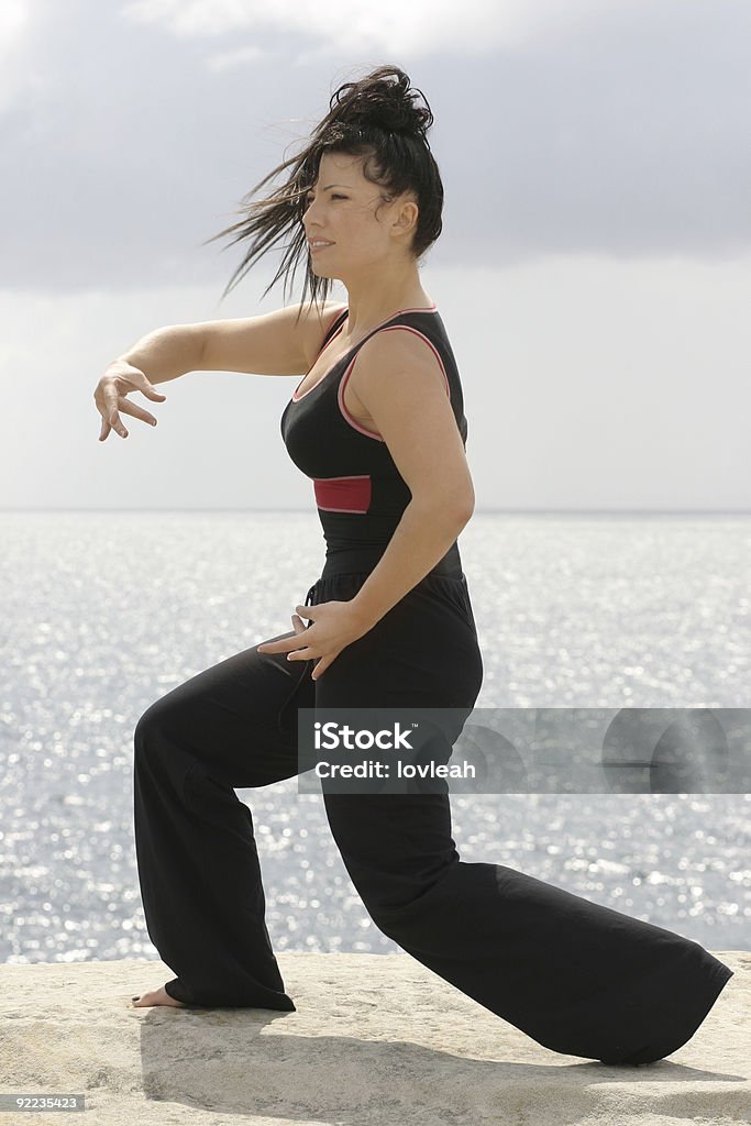 Fitness esercizio Tai Chi - Foto stock royalty-free di Adulto