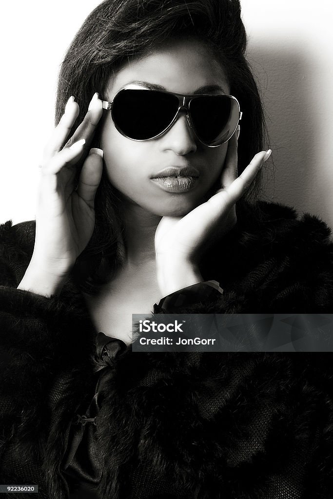 Mode-Modell mit Sonnenbrille - Lizenzfrei Afro-amerikanischer Herkunft Stock-Foto