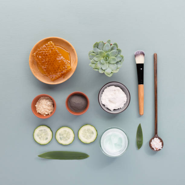 istock Powder and honey with brushes for spa 922380782