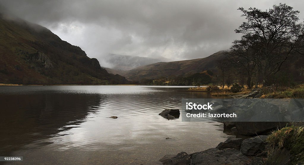 Lago di montagna di gallese - Foto stock royalty-free di Abbandonato