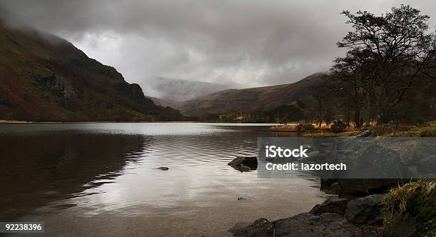 Гора Уэльса Озеро — стоковые фотографии и другие картинки Без людей - Без людей, Великобритания, Вода