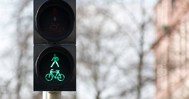 tráfego de pedestres luz - walk signal - fotografias e filmes do acervo