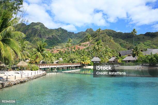 Waterfront Bungalowy Na Południowym Pacyfikumoorea Polinezja Francuska - zdjęcia stockowe i więcej obrazów Chmura