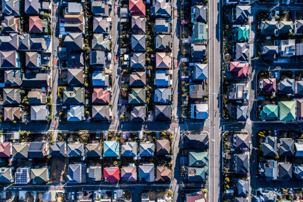 istock Viewpoint of drone in residential area. 922404104