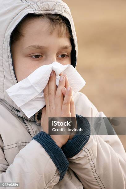 Вздохи — стоковые фотографии и другие картинки Аллергия - Аллергия, Болезнь, Бумажный носовой платок