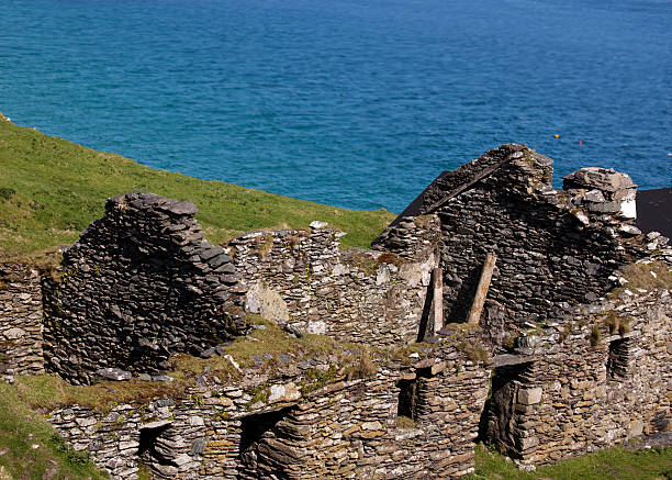istock Cottage Ruin, Blasket Island, Ireland 92240861