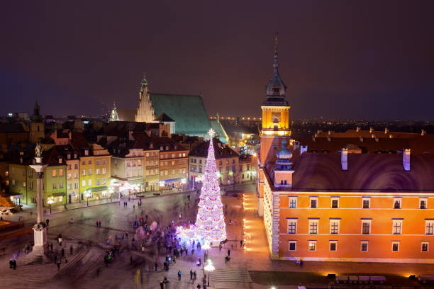istock Old Town at Night in Warsaw 922422010