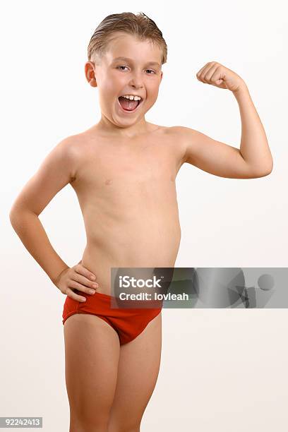Menino Muscular - Fotografias de stock e mais imagens de Caretas - Caretas, Corpo de animal, Crescimento