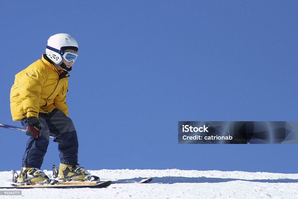 Petit garçon ski - Photo de Apprentissage libre de droits