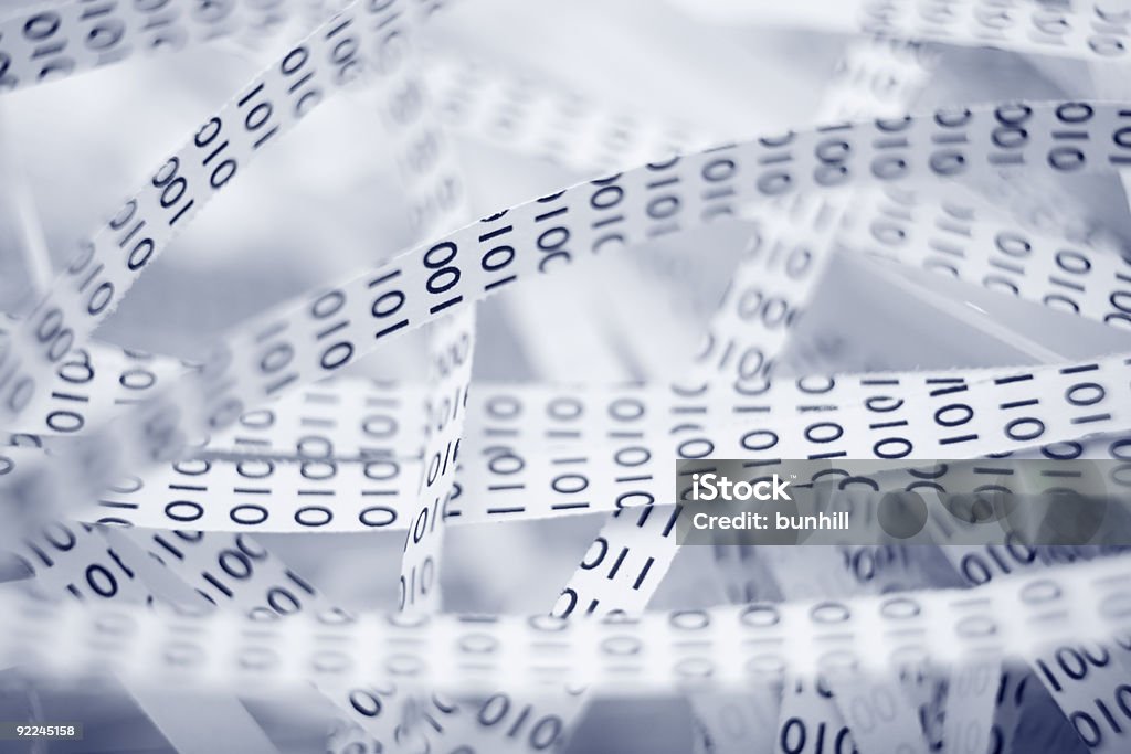 Documento em papel shredding conceito de segurança de dados - Royalty-free Crime Informático Foto de stock