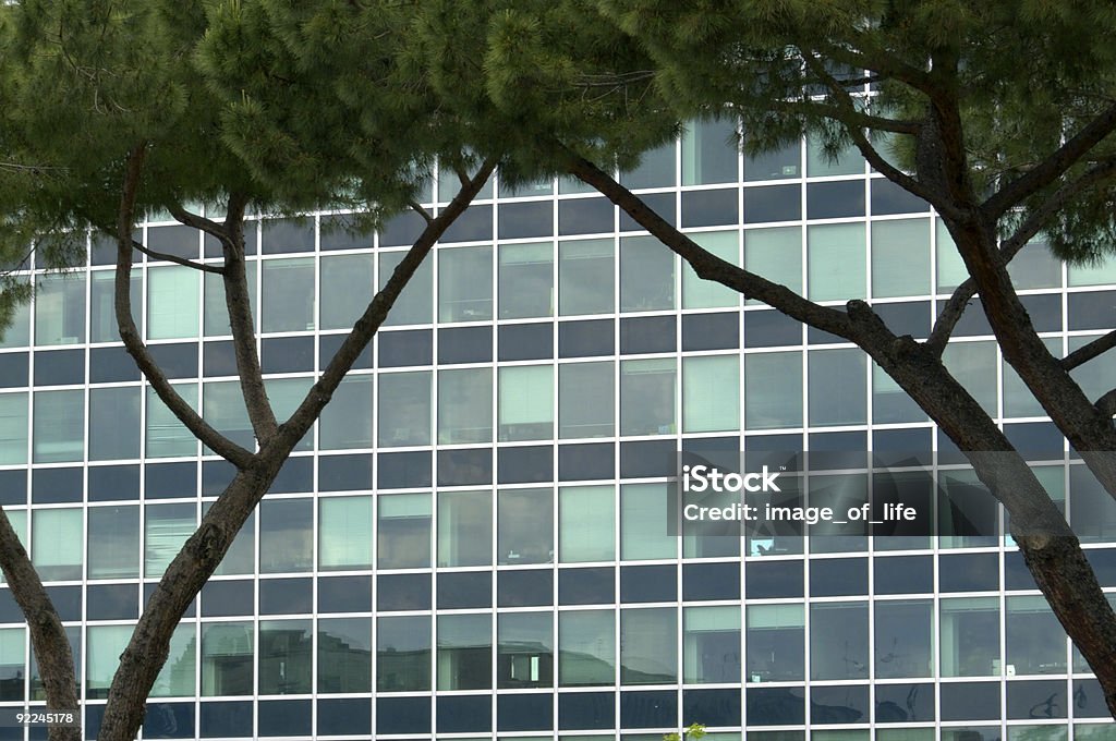 Bürogebäude im Hintergrund - Lizenzfrei Arbeitsstätten Stock-Foto