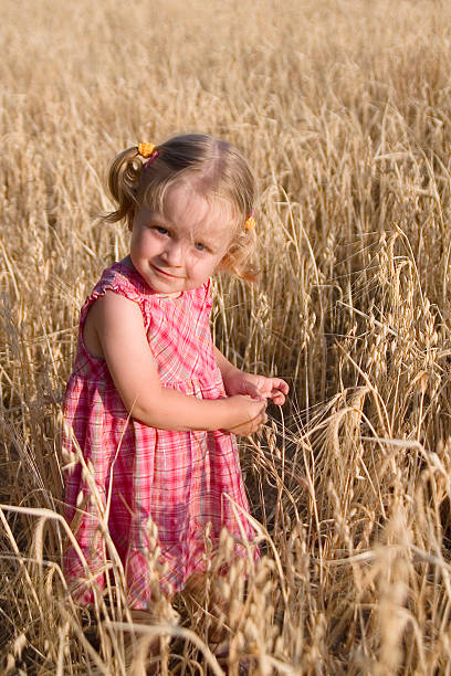istock Beautiful little girl 92245211