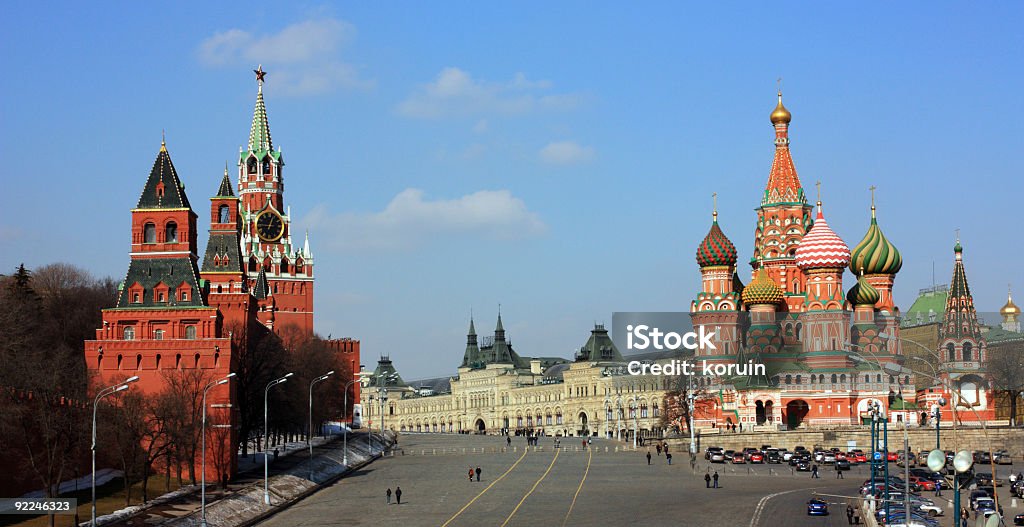 Praça Vermelha de Moscou, o Kremlin e a Catedral de São Basílio - Foto de stock de Antiga União Soviética royalty-free