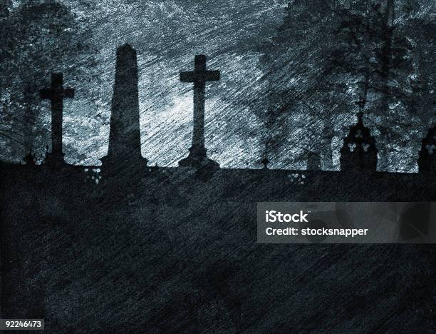 Spaventoso Cimitero - Immagini vettoriali stock e altre immagini di Cielo minaccioso - Cielo minaccioso, Cimitero, Passione