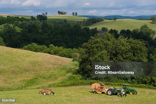 Photo libre de droit de Farm banque d'images et plus d'images libres de droit de Abri de plage - Abri de plage, Agriculture, Arbre