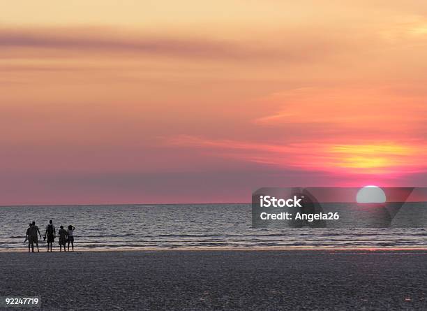 Tramonto Sulla Spiaggia Con Cielo Rosa - Fotografie stock e altre immagini di Spiaggia - Spiaggia, Tramonto, Darwin