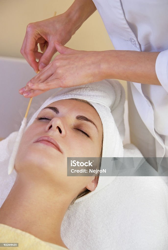 Лица криогенные массаж в спа-с�алон - Стоковые фото Азот роялти-фри