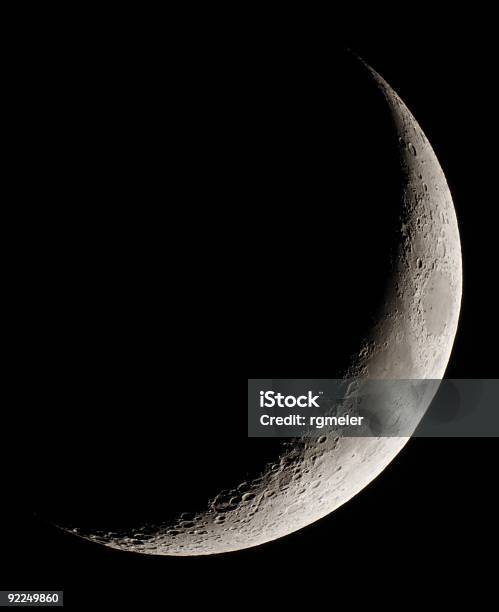 Crescent Moon Gesehen Durch Ein Teleskop Stockfoto und mehr Bilder von Apollon - Apollon, Astronomie, Aufprall