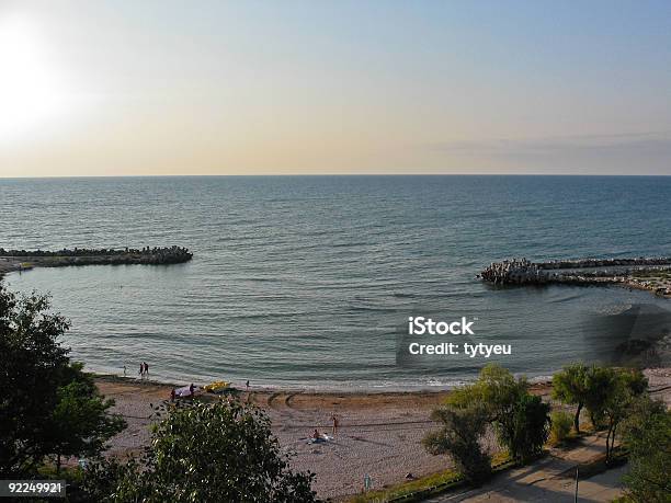 黒海の小さな湾 - びしょ濡れのストックフォトや画像を多数ご用意 - びしょ濡れ, カラー画像, セヴァーン・ボア