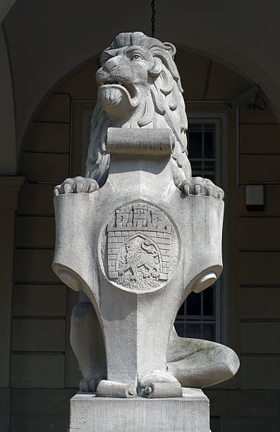 istock Sculpture of a lion 92249929