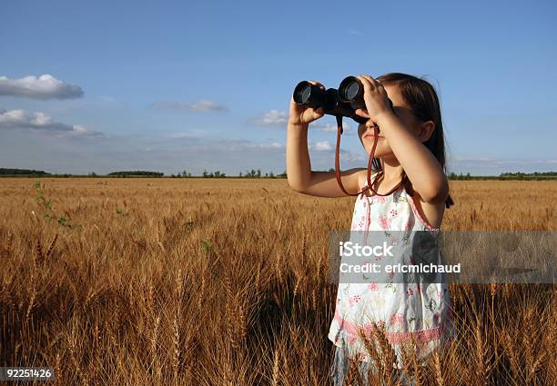 Foto de Posso Ver e mais fotos de stock de Binóculos - Binóculos, Criança, Procurar