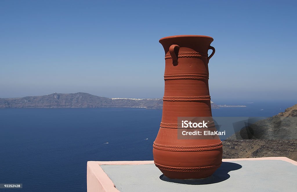 Clay tetera con una vista maravillosa - Foto de stock de Alfarería libre de derechos