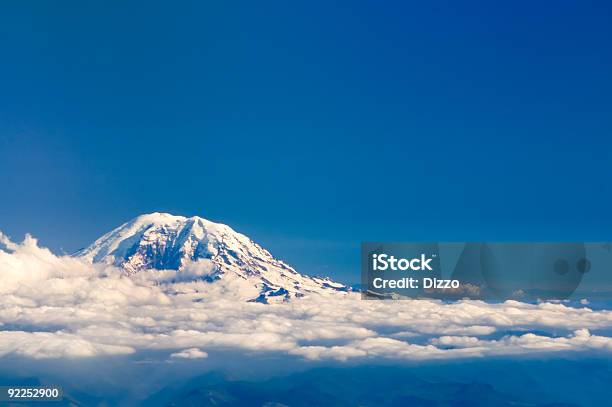 Blue Mountain Acima Das Nuvens 2 - Fotografias de stock e mais imagens de Ao Ar Livre - Ao Ar Livre, Azul, Estado de Washington